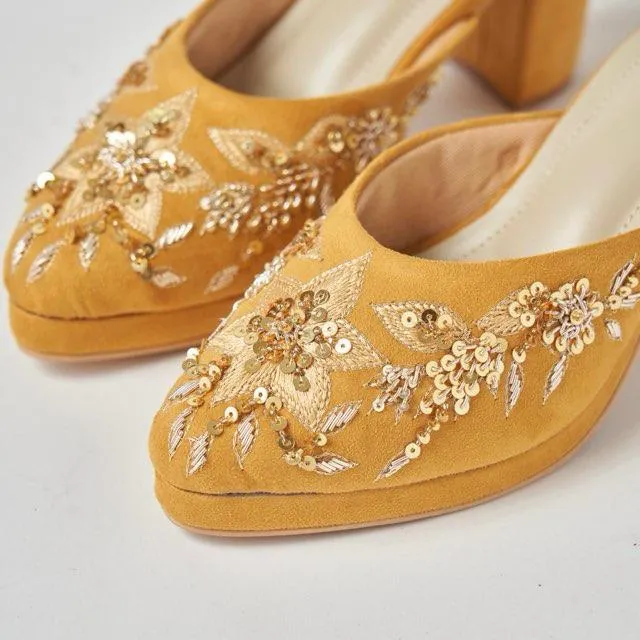 Comfortable Hand-Embroidered Pumps with Platform - Perfect for All-Day Wear