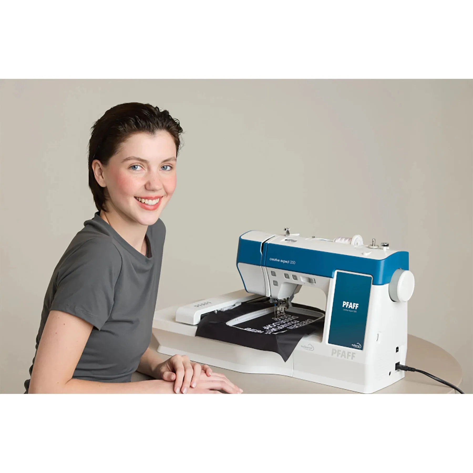 PFAFF® creative expect™ 350 Sewing & Embroidery Machine   Holiday Bundle